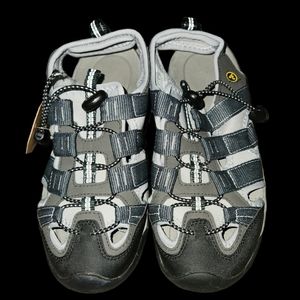 Atika sz 8 Women's Outdoor sandals.